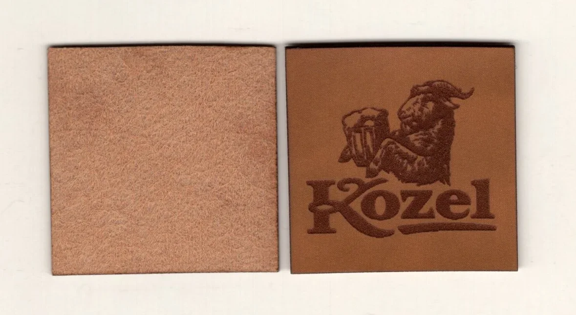 Etiketa z umělé kůže Kozel